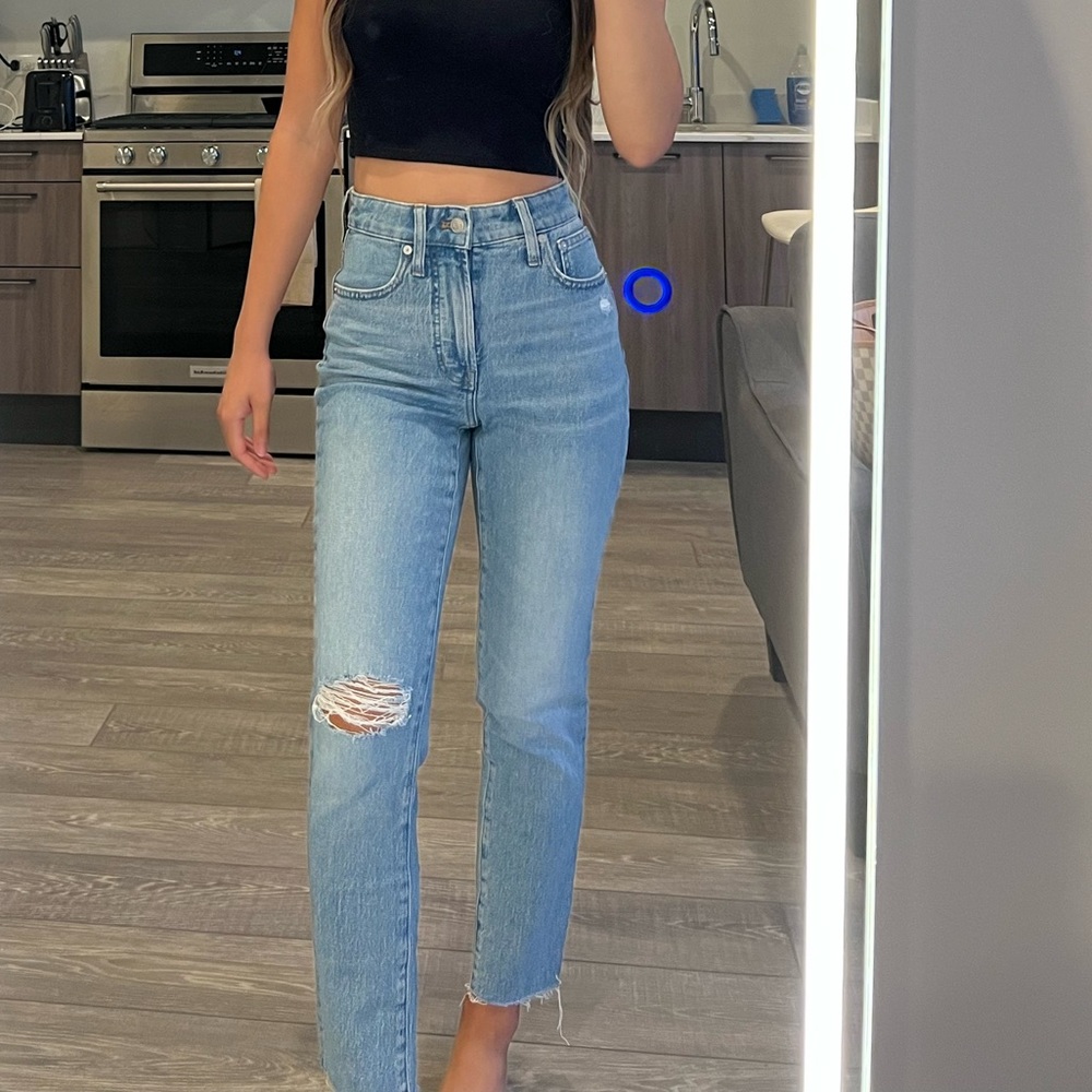 The Curvy Perfect Vintage Jean in Coney Wash - Cropped